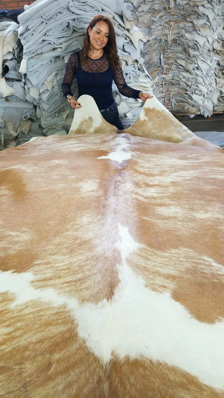 Palomino and White Brazilian Cowhide Rug: XXL - Image 9