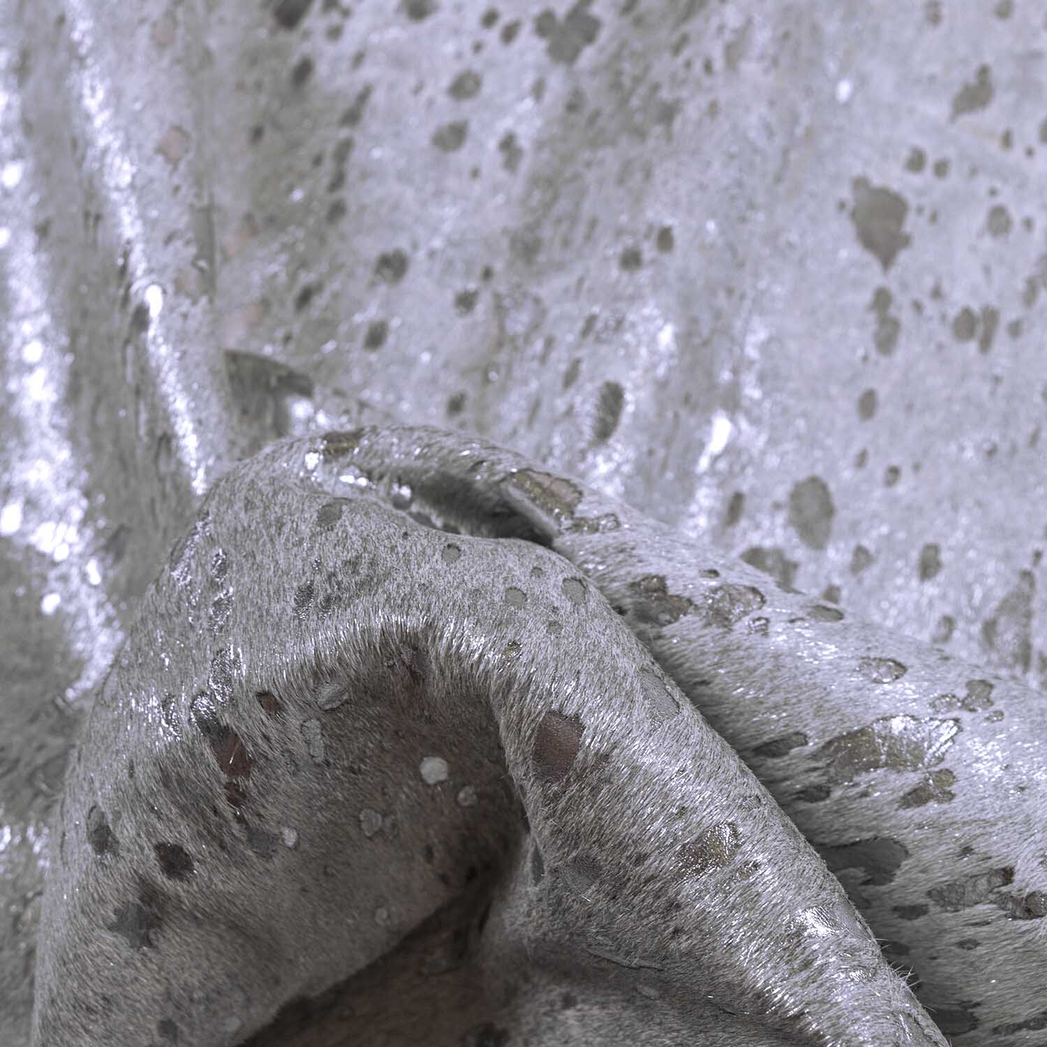 Silver Metallic On White Cowhide Rug - Image 3